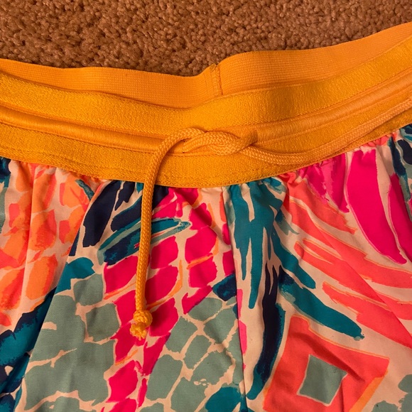 EUC Lilly Pulitzer Sample Shorts - Picture 3 of 4